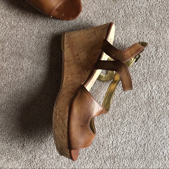 Guess wedges ⭐️ - Picture 2 of 3